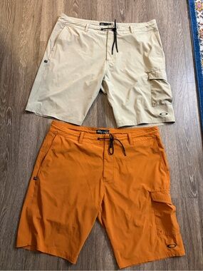 Lot of 2 Mens Oakley Regular Fit Sz 38 Orange short has some green marks See Pic